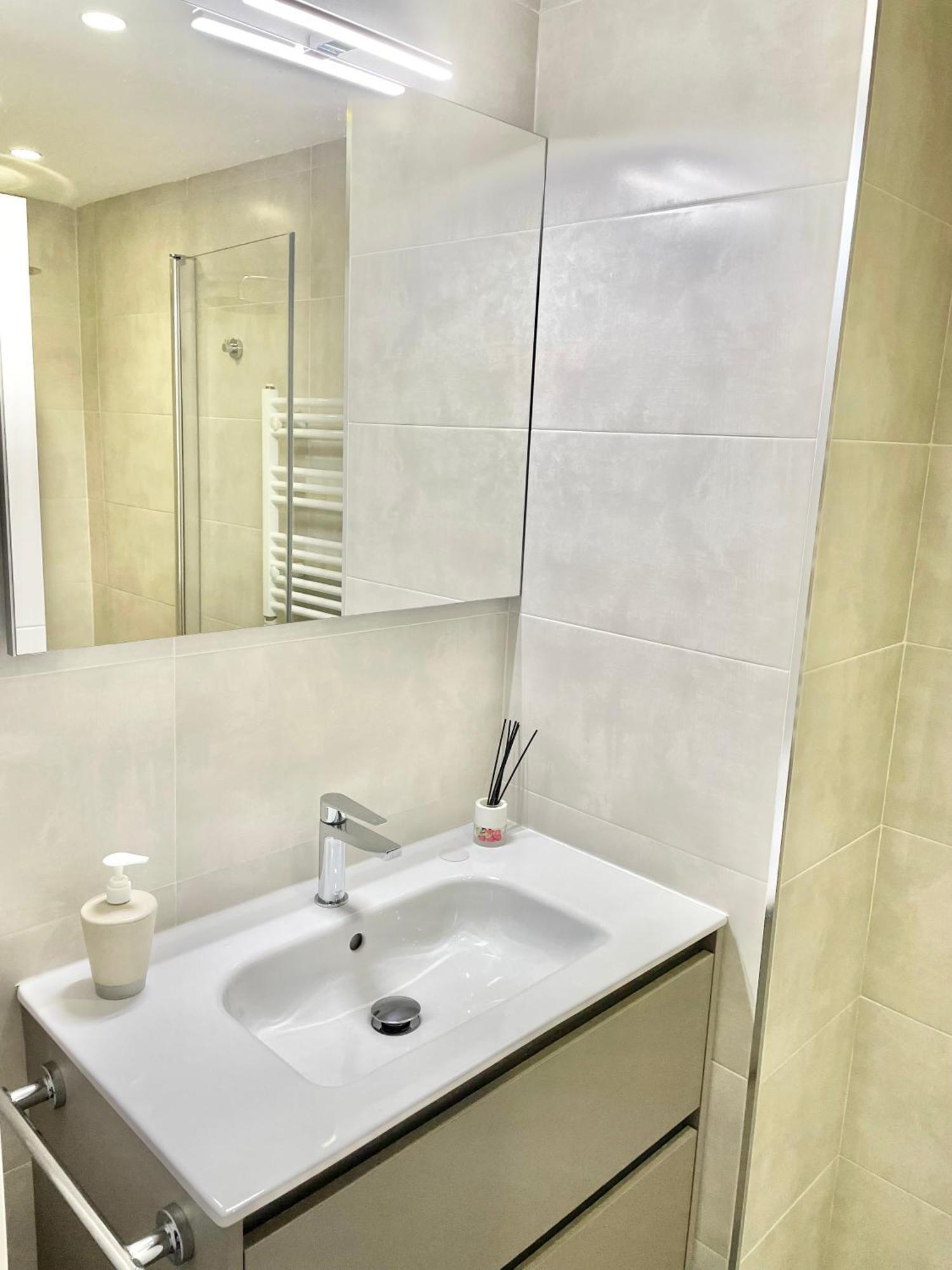 Apartamento San Lorenzo Playa. Vistas Al Mar. Хіхон Екстер'єр фото