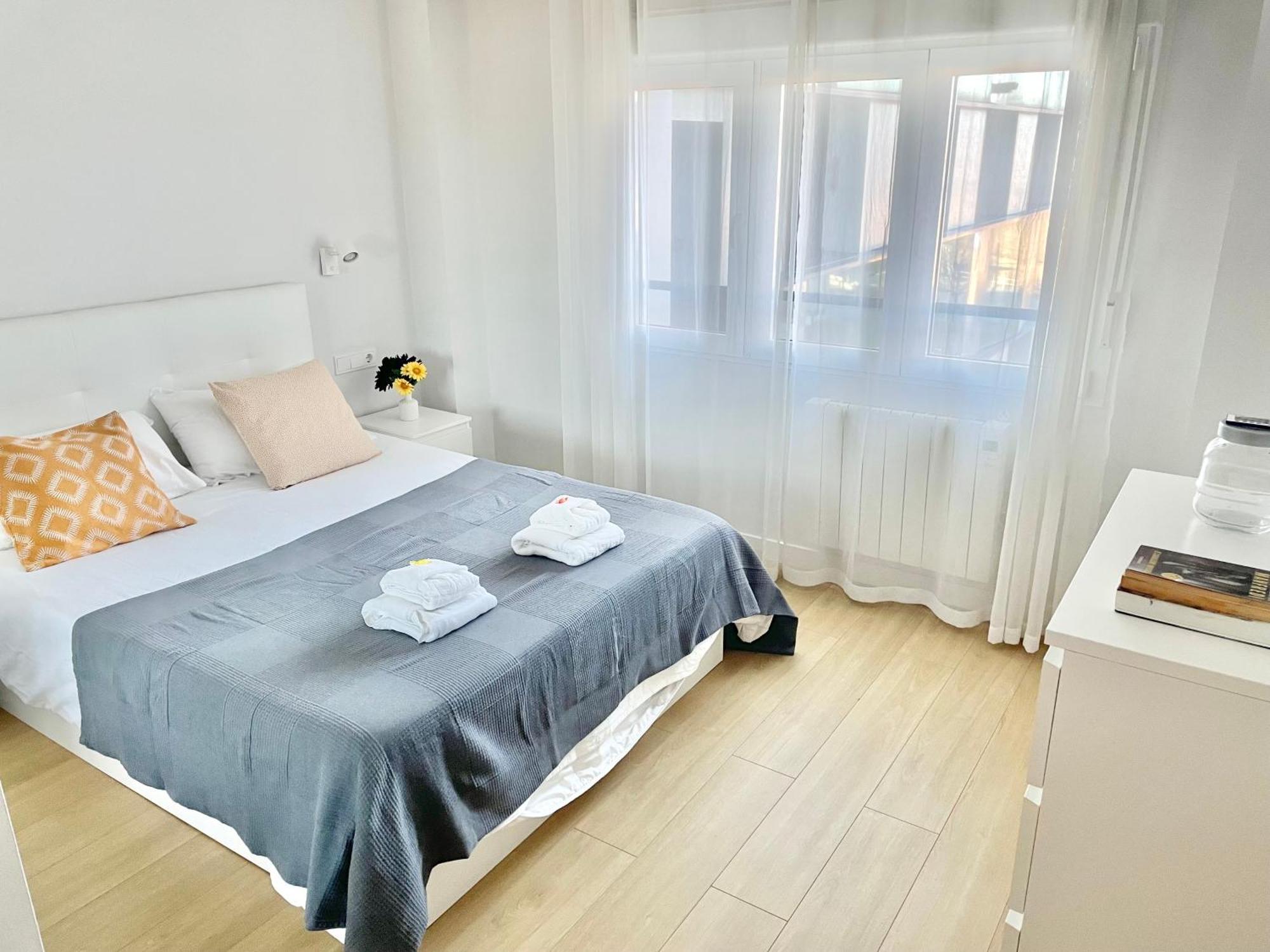 Apartamento San Lorenzo Playa. Vistas Al Mar. Хіхон Екстер'єр фото